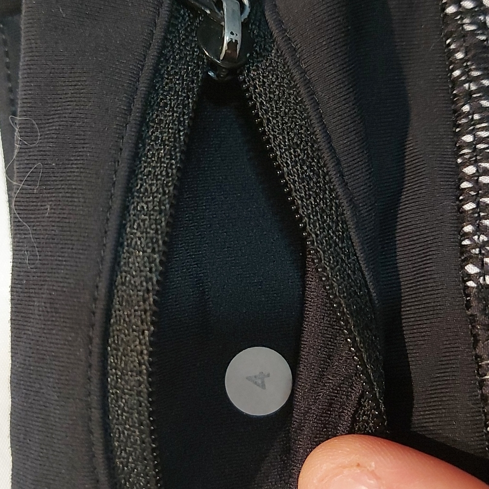 Lululemon Speed Short - Picture 6 of 6